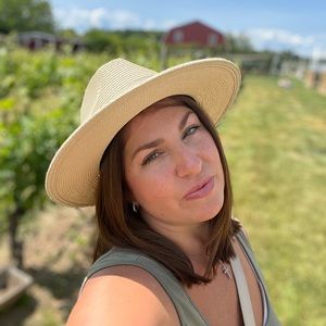 Meet your Posher, Tiana marie